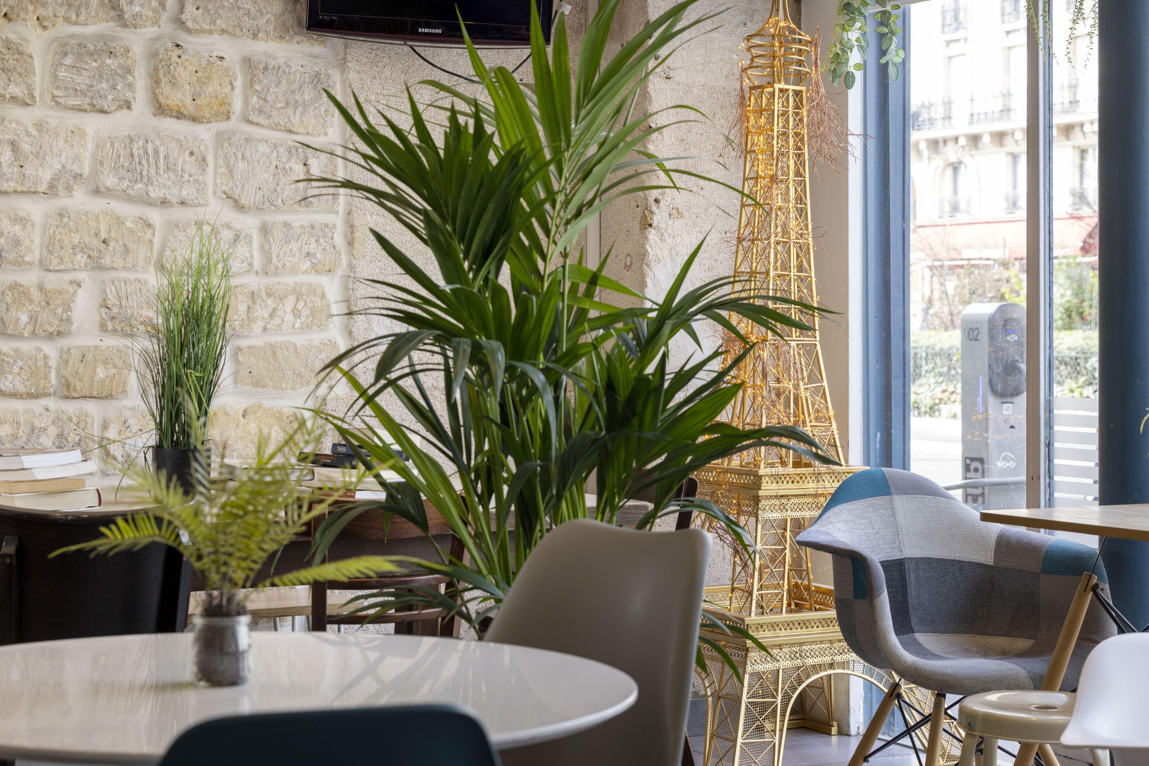 Le Regent Montmartre By Hiphophostels Hostel