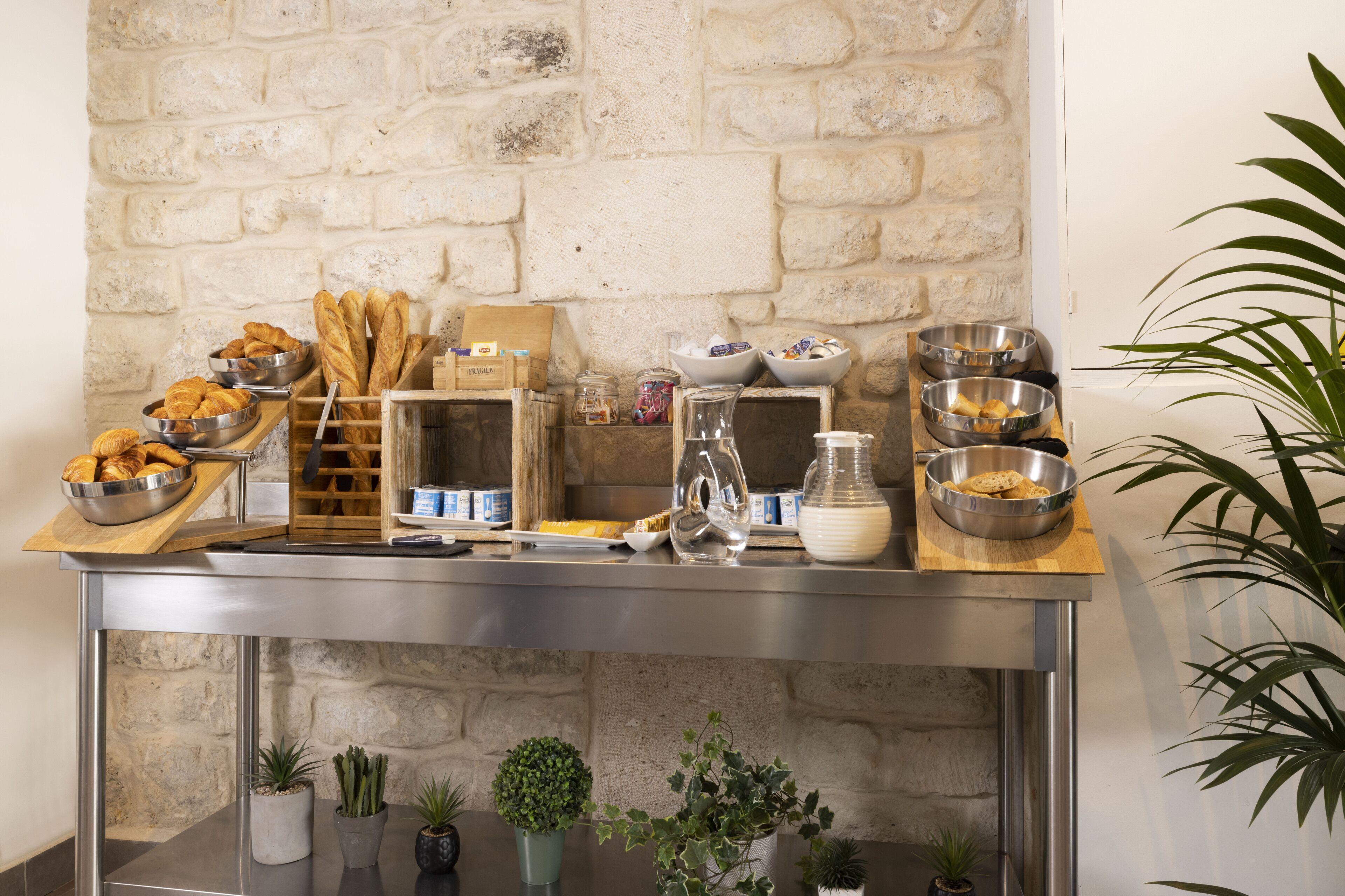 Le Regent Montmartre By Hiphophostels *